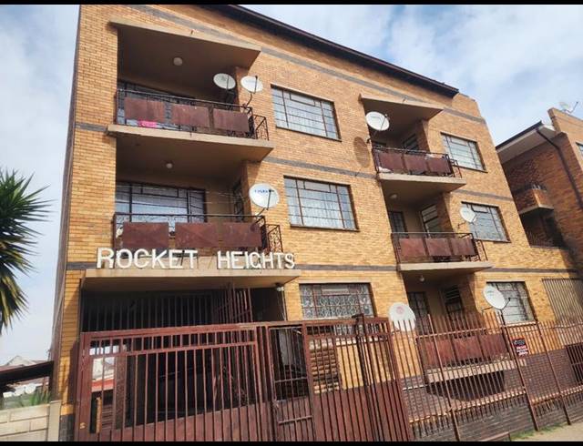 3 BEDROOM APARTMENT FOR SALE IN TROYEVILLE